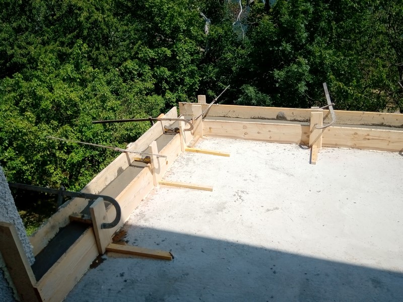 Réalisation de travaux d'agrandissement de balcon pour une création de véranda sur Pussy