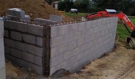 Construction de mur de support pour terre agglo à Saint-Félix