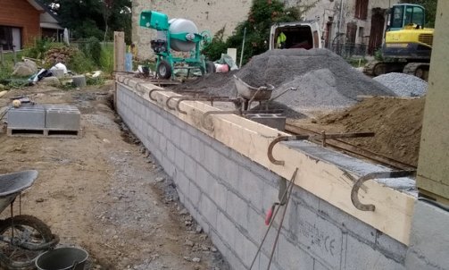 Construction de mur de support pour terre agglo à Saint-Félix
