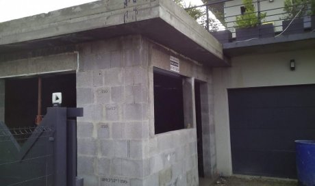 Entreprise de maçonnerie à Aix-les-Bains pour chantier d'agrandissement d'une maison toit plat