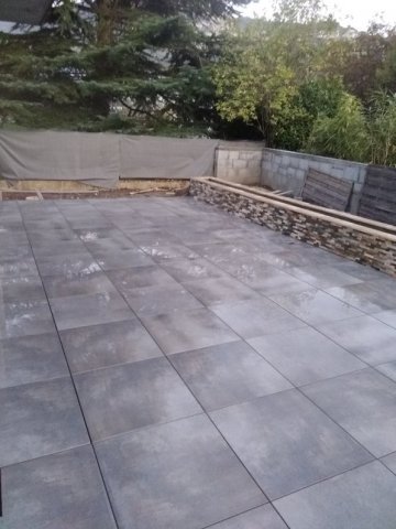 Terrasse en carrelage sur plot