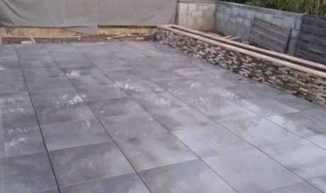 Terrasse en carrelage sur plot