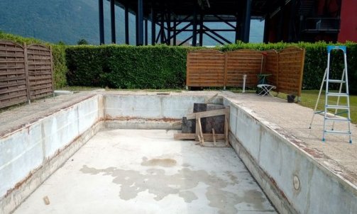 Création d'escalier en béton pour piscine à Albertville  - MCM Bâtiment à Chambéry